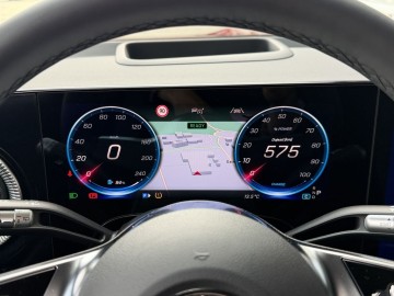 Mercedes-Benz GLB 250+ s technologií EQ (foto 16)