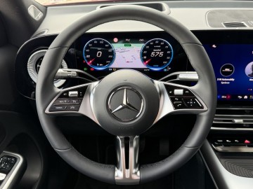 Mercedes-Benz GLB 250+ s technologií EQ (foto 17)