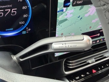 Mercedes-Benz GLB 250+ s technologií EQ (foto 19)