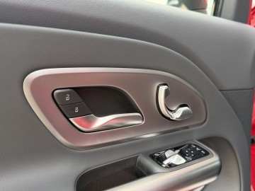Mercedes-Benz GLB 250+ s technologií EQ (foto 22)