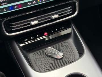 Mercedes-Benz GLB 250+ s technologií EQ (foto 31)