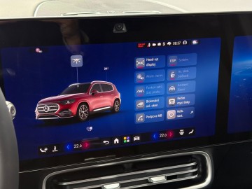 Mercedes-Benz GLB 250+ s technologií EQ (foto 32)