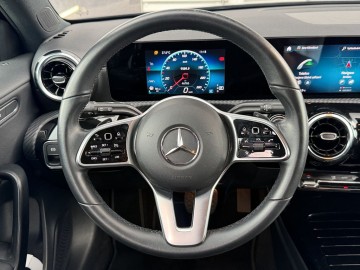 Mercedes-Benz A 180d (foto 13)