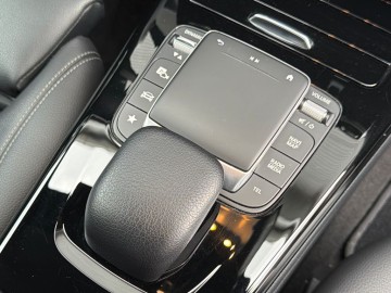 Mercedes-Benz A 180d (foto 29)