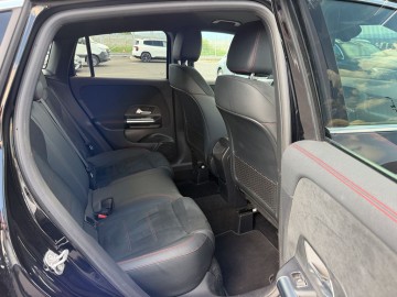 Mercedes-Benz GLA 200 d (foto 10)