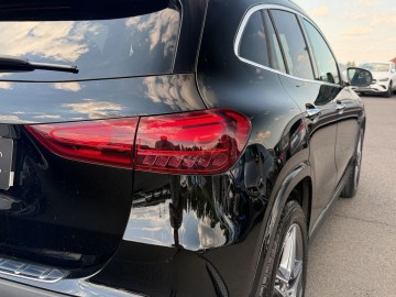 Mercedes-Benz GLA 200 d (foto 11)