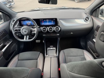 Mercedes-Benz GLA 200 d (foto 15)