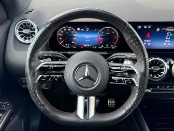 Mercedes-Benz GLA 200 d (foto 16)