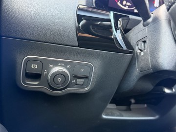 Mercedes-Benz GLA 200 d (foto 20)