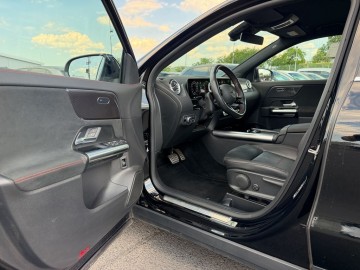 Mercedes-Benz GLA 200 d (foto 21)