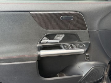Mercedes-Benz GLA 200 d (foto 22)