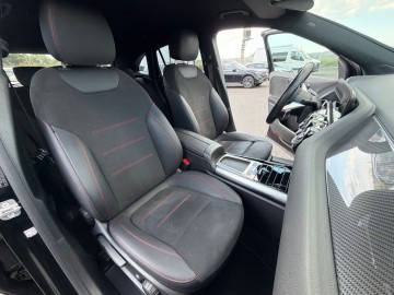 Mercedes-Benz GLA 200 d (foto 26)
