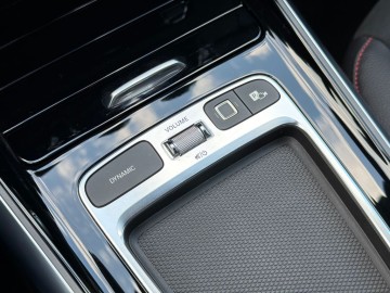 Mercedes-Benz GLA 200 d (foto 28)