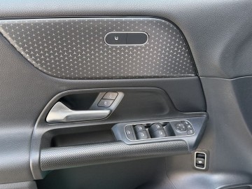 Mercedes-Benz GLB 220 4 MATIC (foto 22)