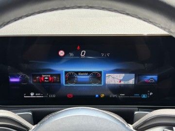 Mercedes-Benz GLB 220 4 MATIC (foto 30)