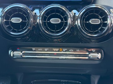 Mercedes-Benz GLA 220 4 MATIC (foto 31)