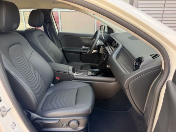 Mercedes-Benz GLA 220 4 MATIC (foto 9)
