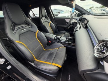 Mercedes-Benz A 45 AMG (foto 9)