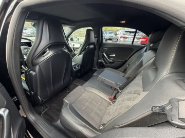 Mercedes-Benz A 45 AMG (foto 13)