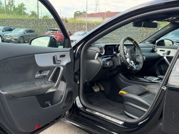 Mercedes-Benz A 45 AMG (foto 21)