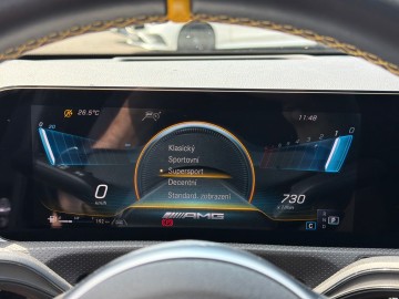 Mercedes-Benz A 45 AMG (foto 39)