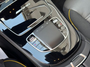 Mercedes-Benz E 63 S AMG (foto 30)