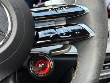 Mercedes-Benz E 63 S AMG (foto 32)