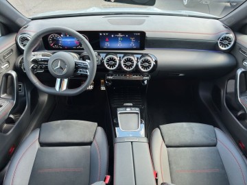 Mercedes-Benz CLA 200 d Shooting Brake (foto 15)