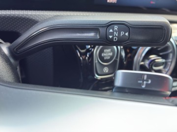 Mercedes-Benz CLA 200 d Shooting Brake (foto 18)