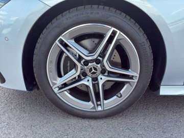 Mercedes-Benz CLA 200 d Shooting Brake (foto 24)