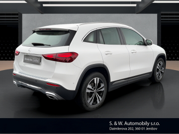 Mercedes-Benz GLA 180 d  (foto 4)