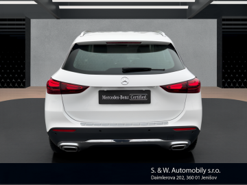Mercedes-Benz GLA 180 d  (foto 5)