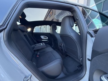 Mercedes-Benz CLA 250+ s technologií EQ (foto 10)