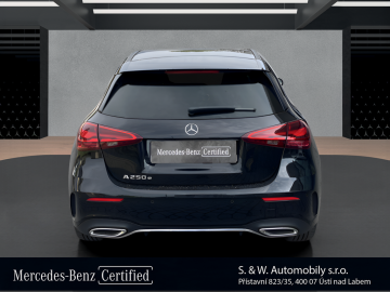 Mercedes-Benz A 250e AMG Premium (foto 3)