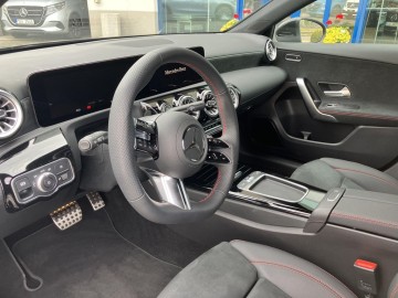 Mercedes-Benz A 250e AMG Premium (foto 8)