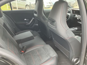Mercedes-Benz A 250e AMG Premium (foto 13)