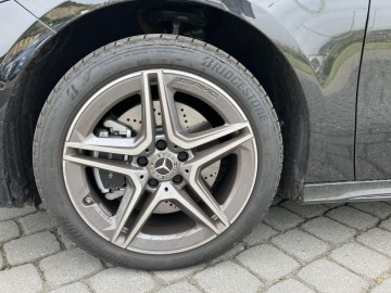 Mercedes-Benz A 250e AMG Premium (foto 14)