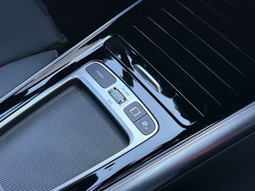 Mercedes-Benz GLA 200 d AMG Style Edition (foto 28)