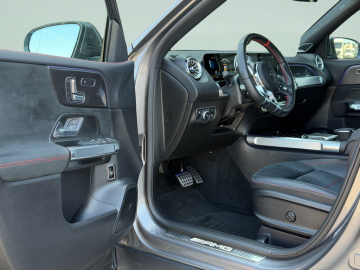 Mercedes-Benz GLB 35 AMG (foto 21)