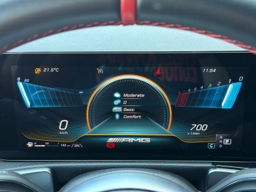 Mercedes-Benz GLB 35 AMG (foto 32)