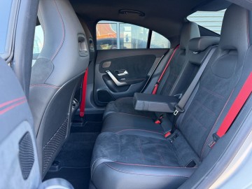 Mercedes-Benz CLA 35 AMG (foto 13)