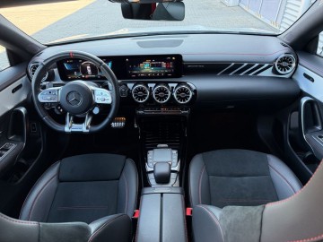 Mercedes-Benz CLA 35 AMG (foto 15)