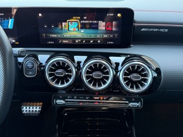 Mercedes-Benz CLA 35 AMG (foto 18)