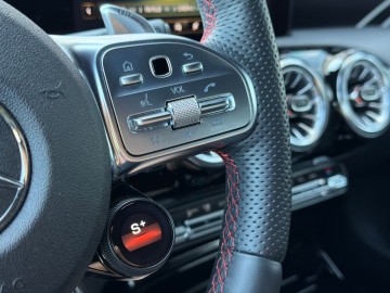 Mercedes-Benz CLA 35 AMG (foto 31)