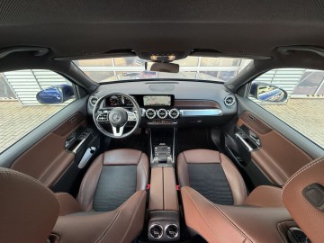 Mercedes-Benz GLB 200 (foto 15)