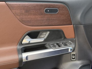 Mercedes-Benz GLB 200 (foto 22)
