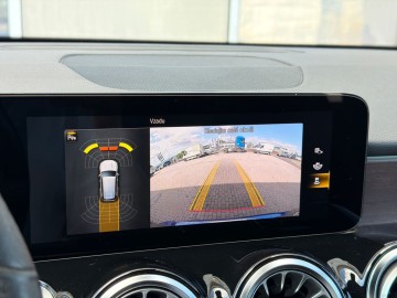 Mercedes-Benz GLB 200 (foto 31)