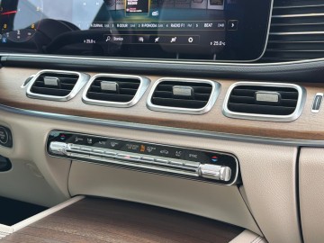 Mercedes-Benz GLE 300 d 4MATIC (foto 28)