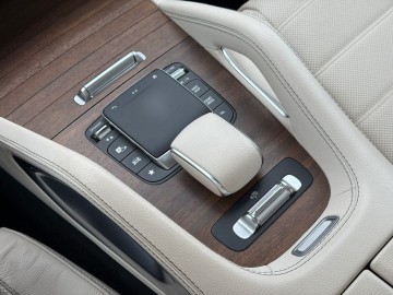 Mercedes-Benz GLE 300 d 4MATIC (foto 29)