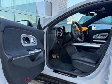 Mercedes-Benz CLA 250+ s technologií EQ (foto 20)
